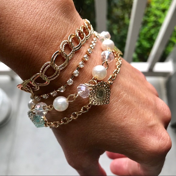 GB31 | Gold Multilayered Heart Bead  Bracelet - Picture 2 of 8